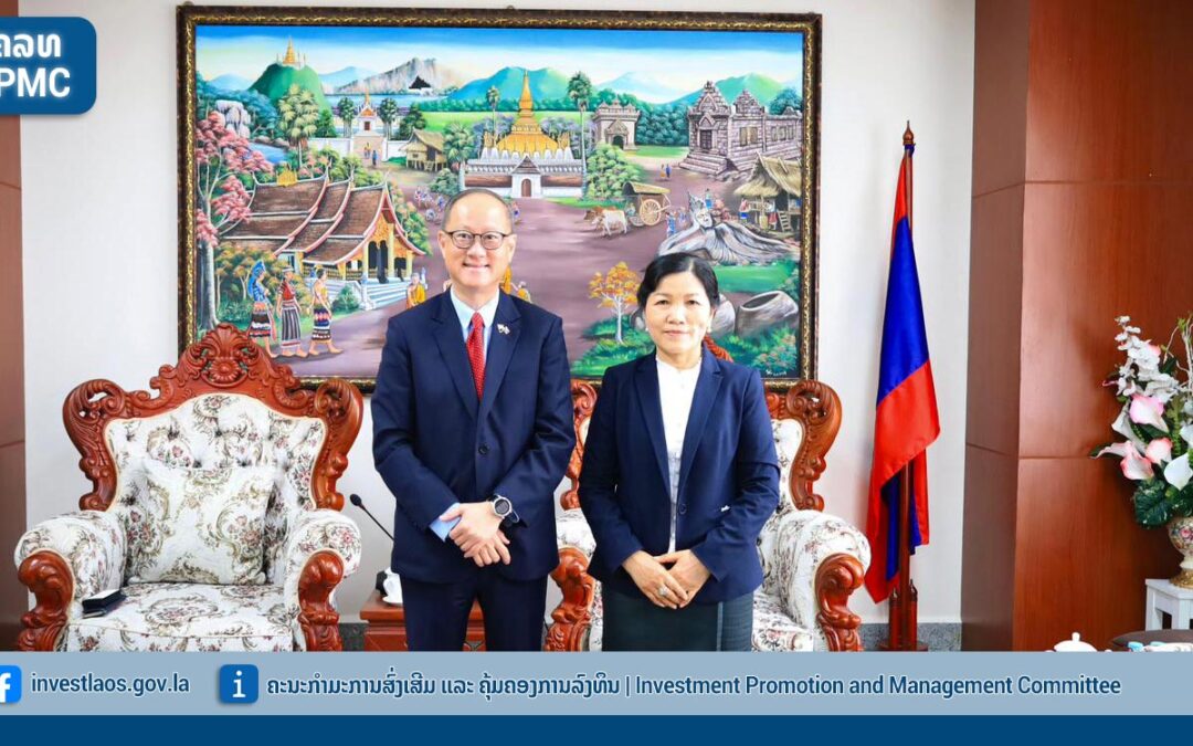 ທ່ານ ຮອງລັດຖະມົນຕີ, ຮອງປະທານ ຄລທ, ຜູ້ປະຈຳການ ໃຫ້ກຽດຕ້ອນຮັບ ທ່ານ ເອກອັກຄະລັດຖະທູດສິງກະໂປ ປະຈຳ ສປປ ລາວ